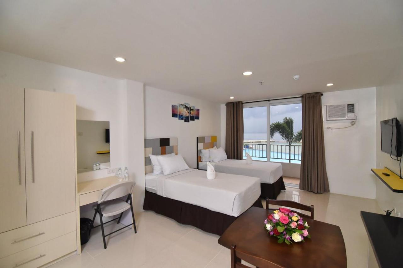 Holiday Oceanview Residences And Resort Samal Exterior photo